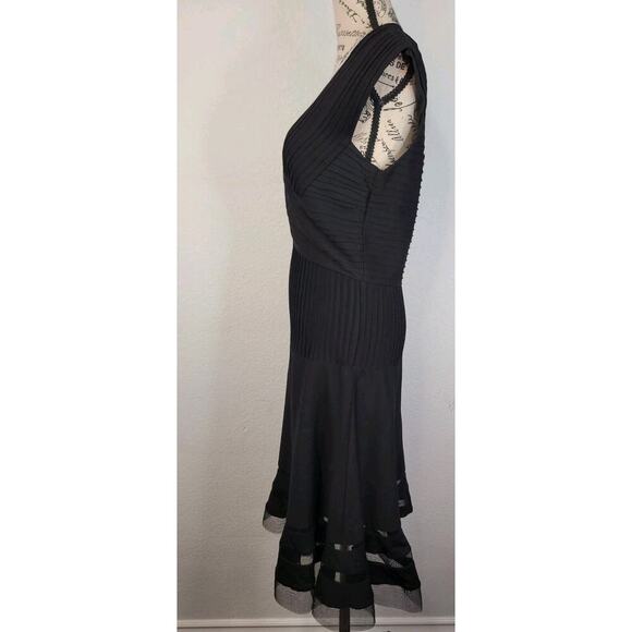 Tadashi Shoji Illusion Dress SZ M Cocktail Flare Midi V Neck Mesh Tulle Black - Picture 8 of 10